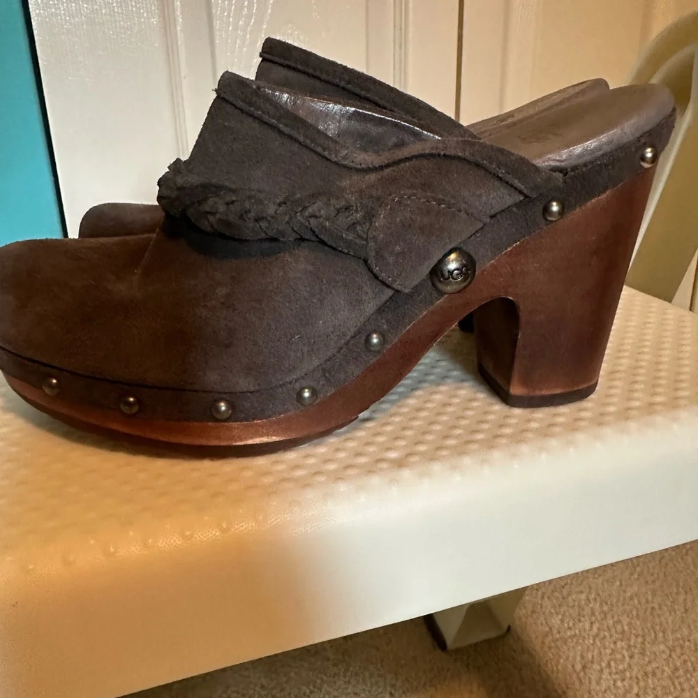 UGG Women's Clogs‎ Size 8 - Picture 5 of 7